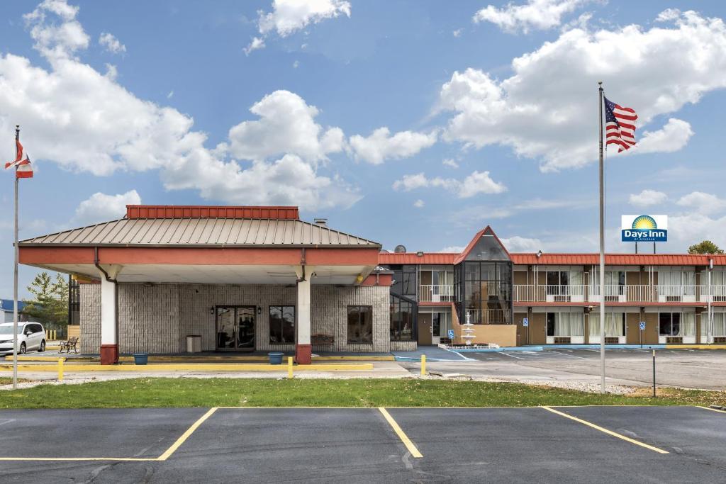 Days Inn By Wyndham Perrysburg Toledo Exterior photo