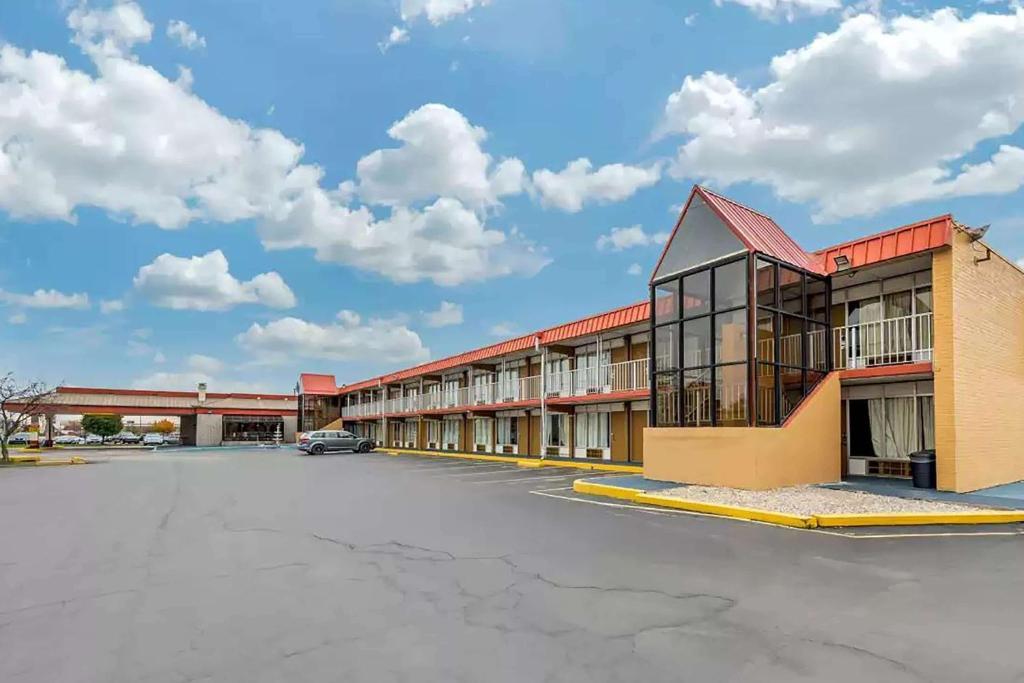 Days Inn By Wyndham Perrysburg Toledo Exterior photo